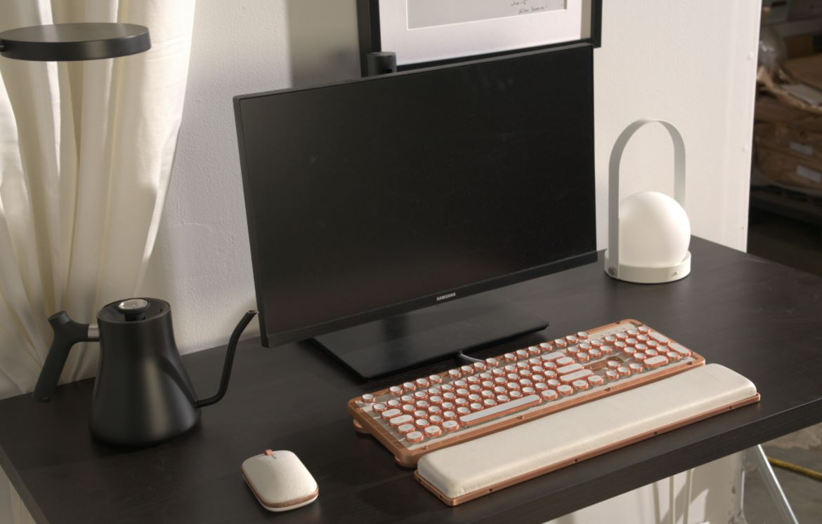 Perfect Office Items to Pair with your Leather Accessories