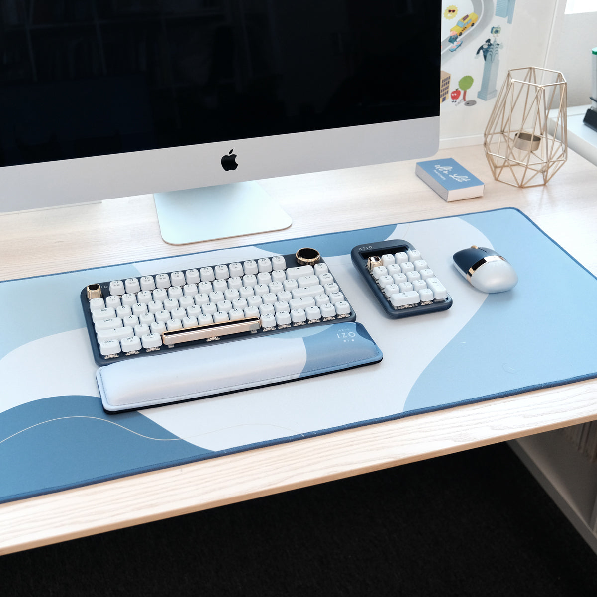 IZO Desk Pad