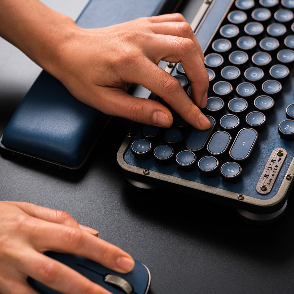 Conjunto de edição limitada de teclado compacto retrô